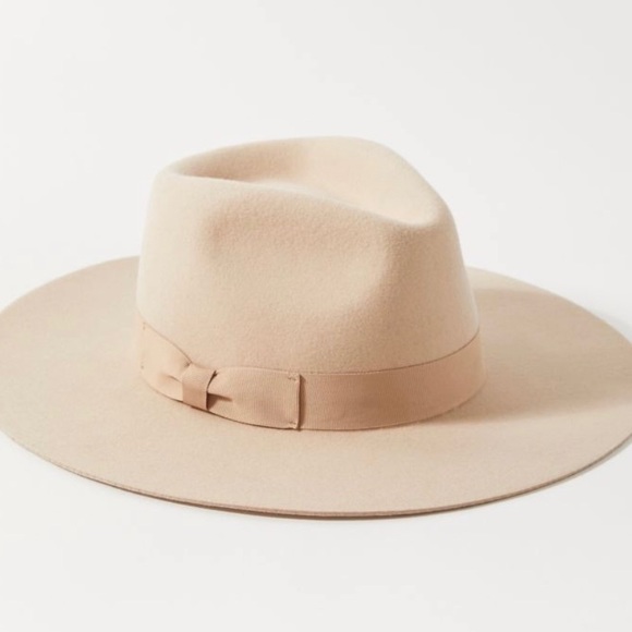 ❌SOLD❌ UO flat brim felt fedora - Picture 2 of 2